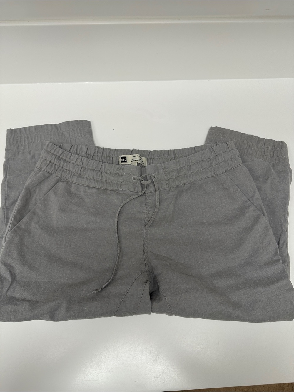 MEC women capri light grey 53% hemp size 8